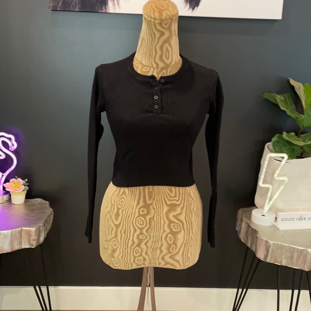 Cute black crop top